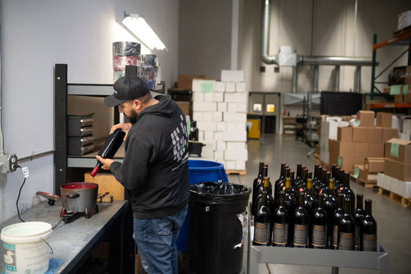 A Complete Guide to Sealing Wine Bottles with Wax Finishing image4