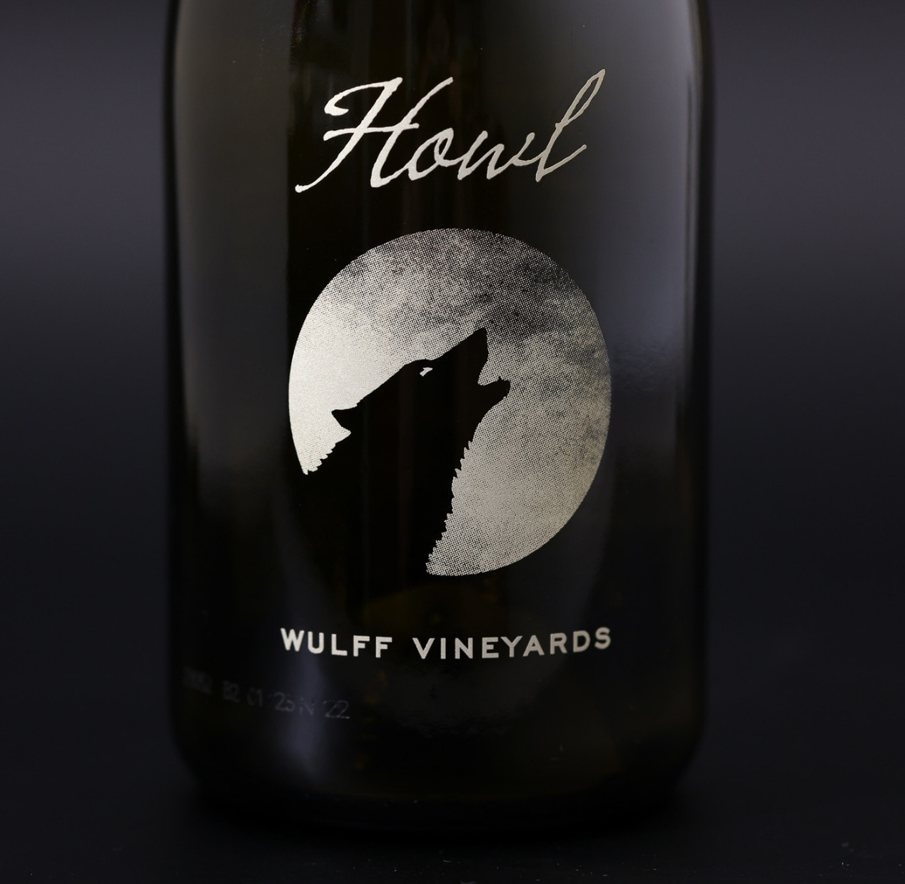 gradients wine label design
