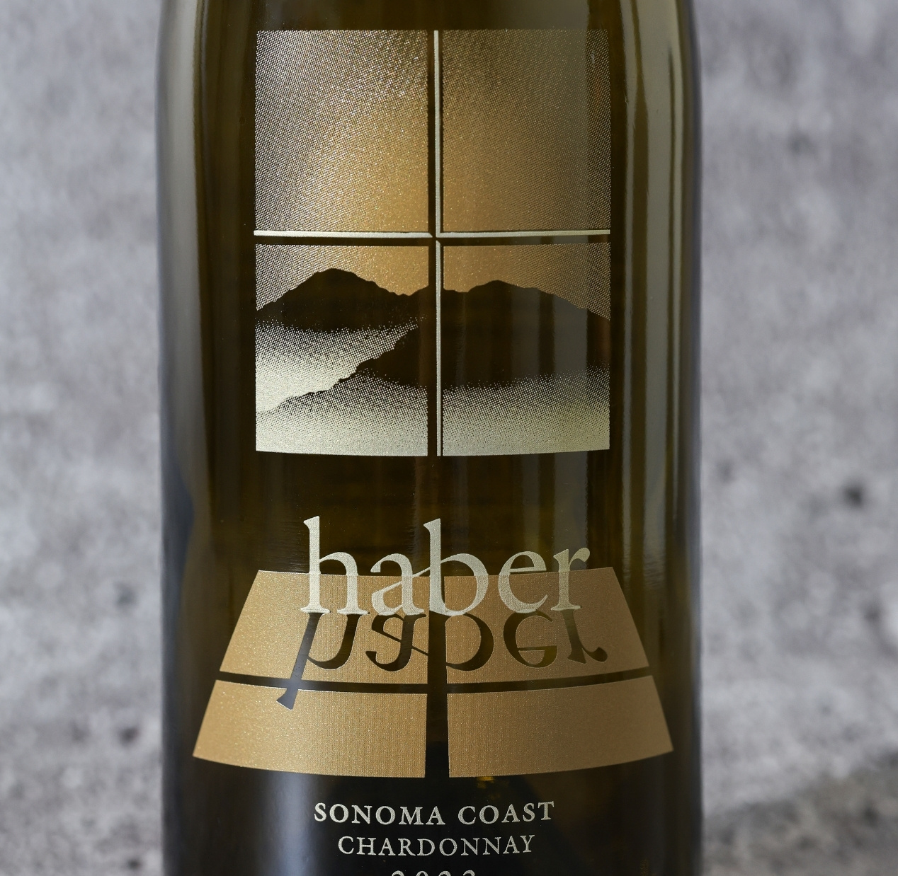halftones and gradients wine label